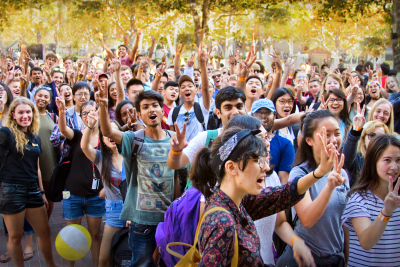 USC-Spark-event---students-cheering---_MG_9411