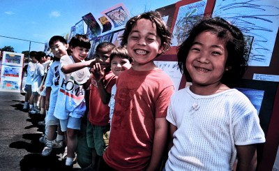 kids-&-art,-schoolyard-LRadjust