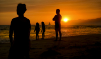 Family-silouette-portrait---sunset-beach---IMG_9866