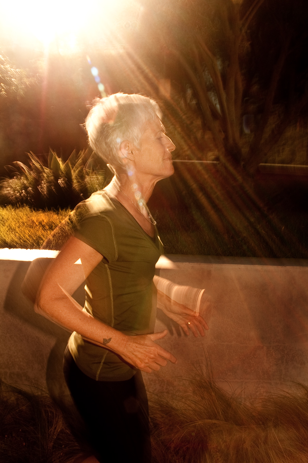 Sun streams down on cancer survivor during photographer shoot in Los Angeles