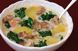 Olive Garden zuppa Toscana soup copycat recipe and low fat healthy recipe, cooked and ready to eat