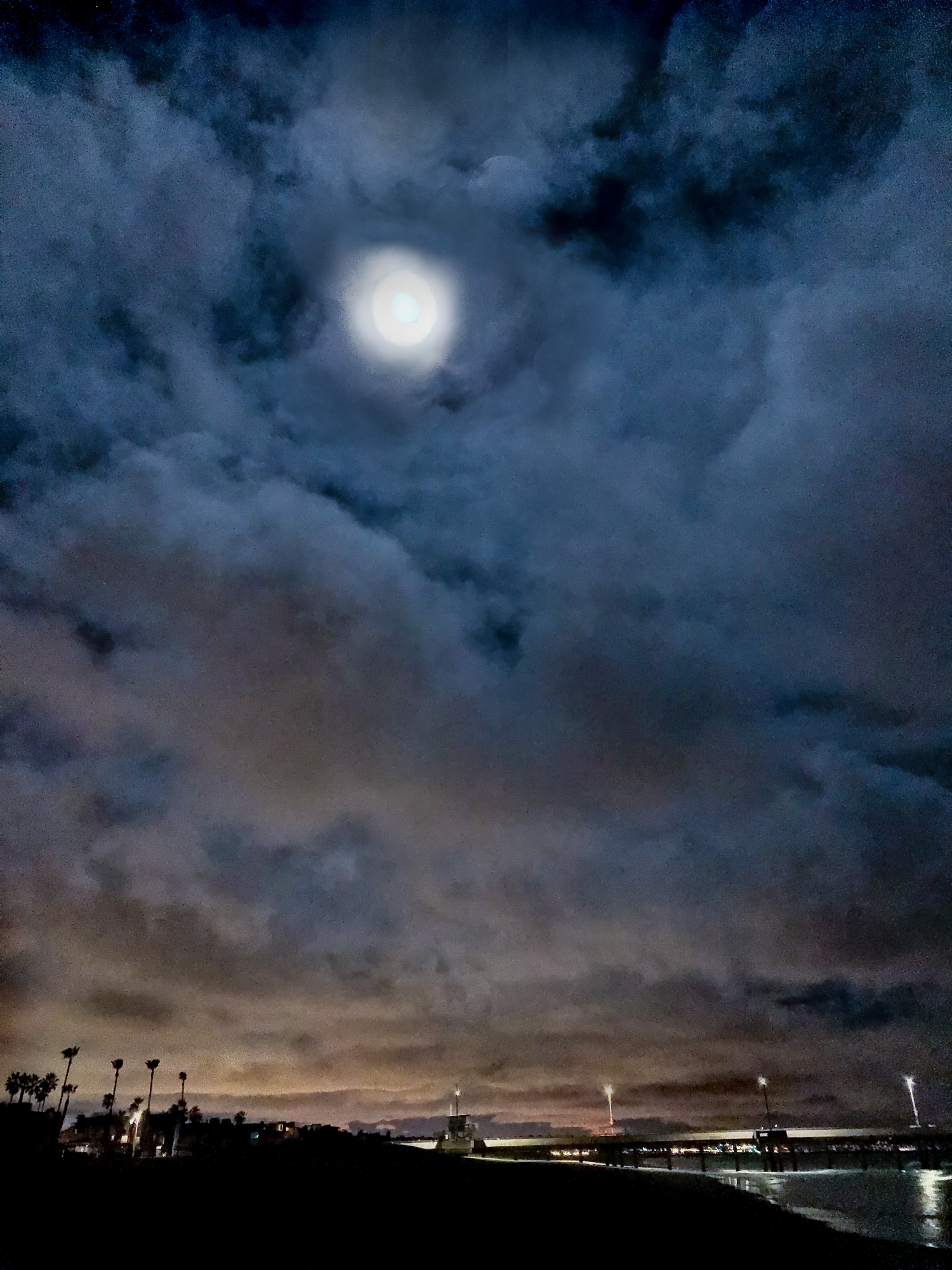 Venice-beach-storm-clouds-and-sky-shot-by-Los-Angeles-corporate-photographer-at-night