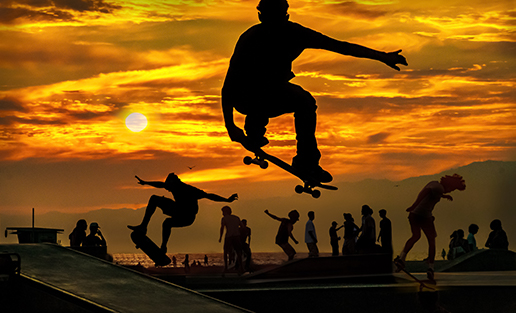 Venice - skatepark sunset - Silhouette Spirits