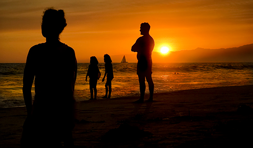 Family - portrait---sunset beach